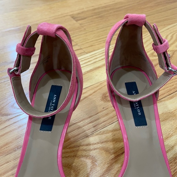 **Ann Taylor Suede Ankle Strap Kitten 2.5” Heels 7.5 - Picture 7 of 9